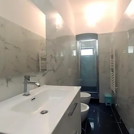 Tra Centro E Mare - Intero Con Parcheggio Apartmán Savona