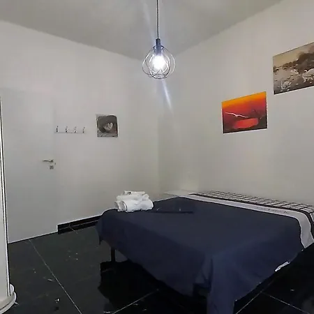 Tra Centro E Mare - Intero Con Parcheggio Appartement Savona