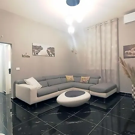 Tra Centro E Mare - Intero Con Parcheggio
